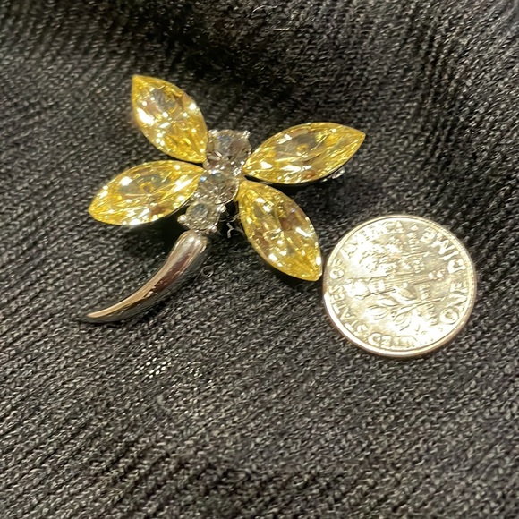 Vintage Broach - Picture 4 of 4
